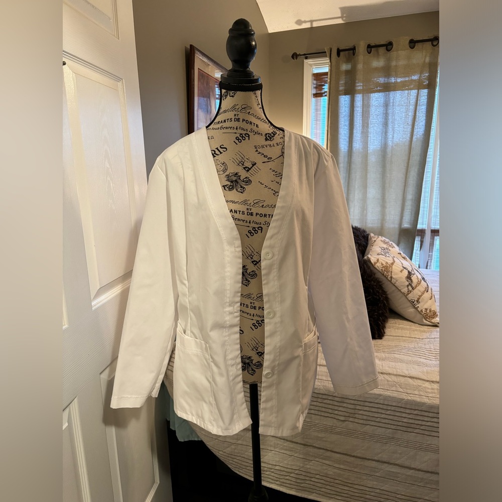 Women’s Ready2Wear white lab coat
